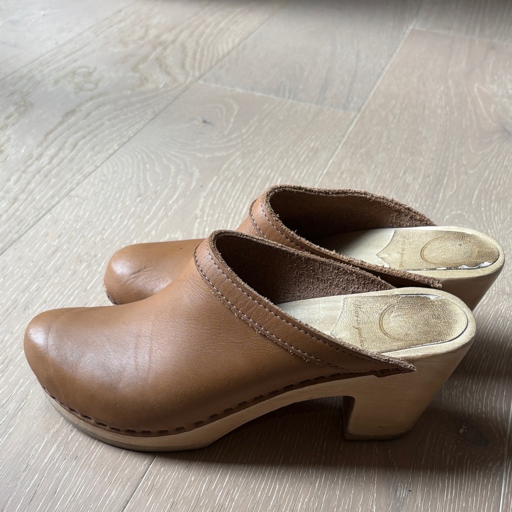 No. 6 Tan Leather Clog Mules